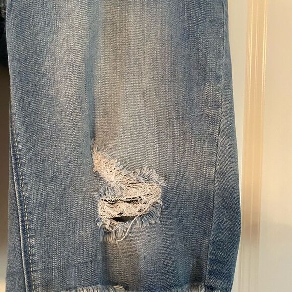 Kensie Denim Bermuda shorts. Size 6/28 - Picture 7 of 7